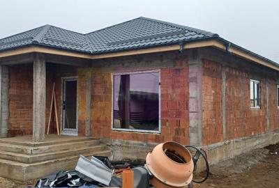 Săbăreni, casă nouă 4 camere parter, curte 480 mp - 1