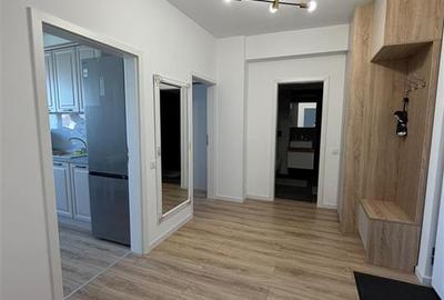 Apartament cu 2 camere decomandat, mobilat în Tractorul