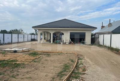 Casă individuală cu 6 camere în Coșoveni