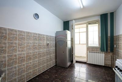 De vânzare apartament cu 4 camere, Bulevardul Decebal - 9