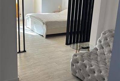 Apartament cu 2 camere semidecomandat în Universitate