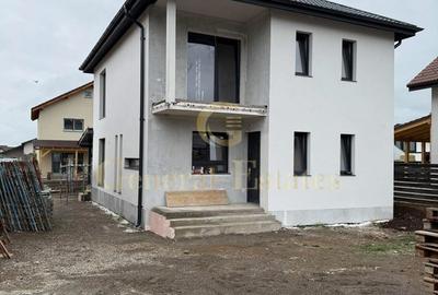 Casă individuală cu 4 camere în Tărlungeni