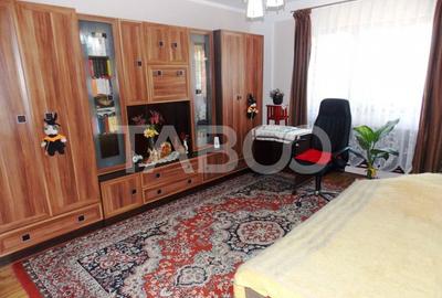 Casa individuala de vanzare 370mp 6 camere teren 760mp Gusterita - 2