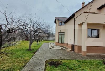 Casă individuală cu 5 camere în Centura