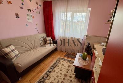 Apartament 3 camere, loc de parcare, Zona Mercur, Str. Vânătorilor - 11