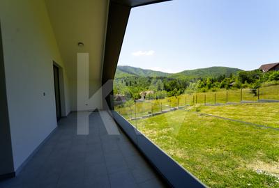 Casă arhitectură modernă cu panoramă spre Munții Făgăraș și Cetatea Cisnădioara - 33