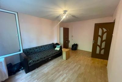 Garsonieră decomandată în Podu Roș