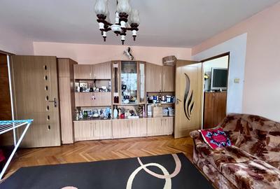 Apartament 3 camere, semidecomandat, 63mp, etaj 2/4 - Zona Lipovei - 2