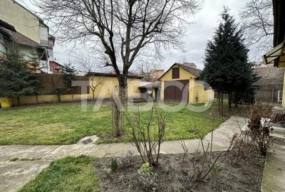Casa 2 corpuri P+M si P+1 spatiu comercial 70 mpu la strada 2 garaje - 2