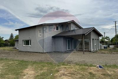 Casă / Vilă cu 6 camere de vânzare - 4