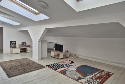 Apartament cu 3 camere semidecomandat, mobilat în Străulești