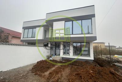 Casă individuală cu 4 camere în Bariera Vâlcii