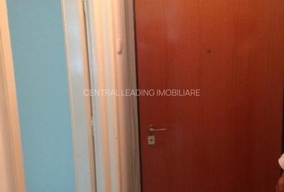 2C/ GARSONIERA DUBLA MODERNA 1/7 stradal Magheru VEDERE SPATE: CURTEA BLOCULUI - 10