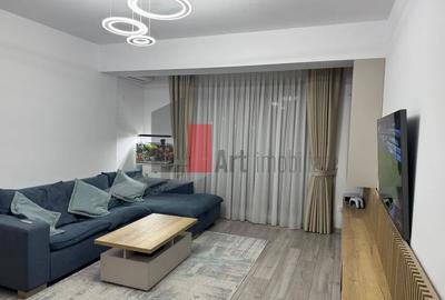 Apartament cu 3 camere decomandat în Drumul Taberei