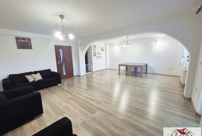 Duplex cu 4 camere în Central