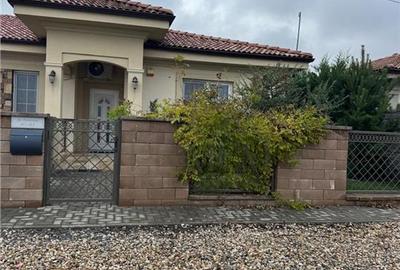 Duplex cochet, zona excelenta, drum asfaltat , toate utilitatile - 1