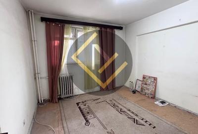 LUICA - Vanzare apartament 3 camere - bloc Anvelopat ! - 3