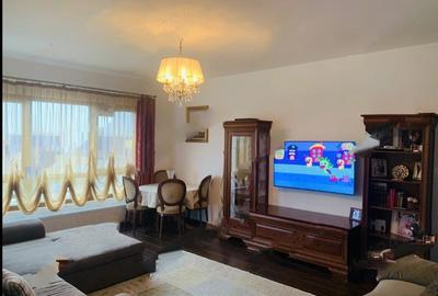 Apartament cu 3 camere semidecomandat, mobilat în Berceni