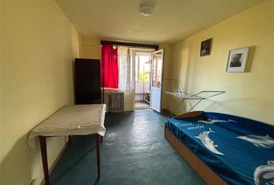 Apartament cu 3 camere decomandat în Rogerius