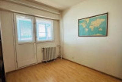 Apartament cu 3 camere semidecomandat în Timișoara