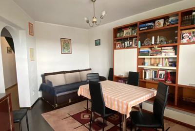 Apartament cu 4 camere in Micro 39