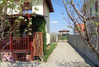 Casă individuală cu 5 camere în Dumbrăvița