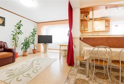 Apartament cu 3 camere decomandat în Nufărul