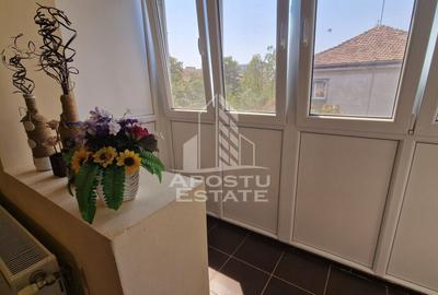Apartament de vanzare cu 3 camere, centrala proprie, zona Dacia - 8