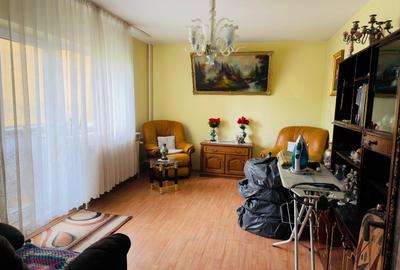 Vand apartament decomandat 2 camere - 1