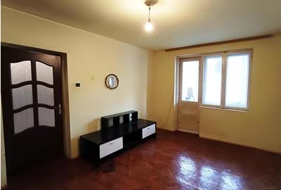 Apartament 3 cam. et. 2 in Moldova Nouă - 3