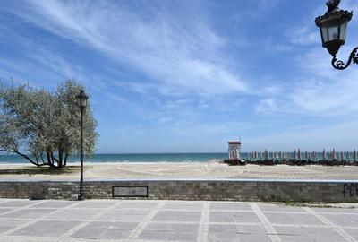 Vand Studio si Parcare in Mamaia Nord, cu vedere la mare si promenada ! - 1