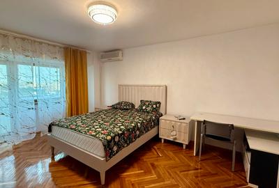 Garsonieră decomandată în Decebal