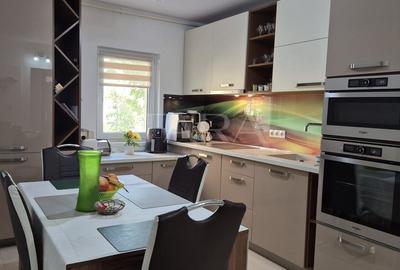 Apartament cu 4 camere decomandat, mobilat în Mănăștur