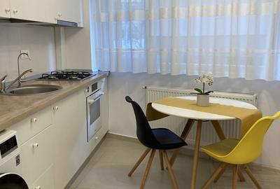 Apartament cu 2 camere decomandat, mobilat în Titan