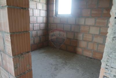 CASA CUPLATĂ DE VÂNZARE la rosu sau la semifinisat în Tăuții Măgherăuș - 4