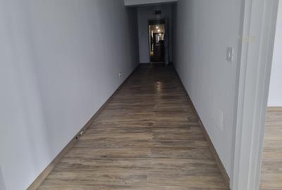 Apartament cu 3 camere,centrala proprie,mutare imediata,vedere superba catre Lac - 16