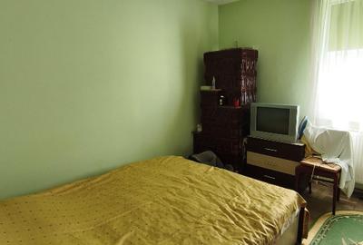 Apartament cu 3 camere semidecomandat, mobilat în Central
