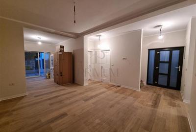 Duplex pe plan - 4 camere - zona linistita - terasa mare - 2
