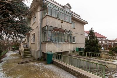 Vila cu 7 camere de vanzare in zona Centrala Aleea Grivitei Roman - 18