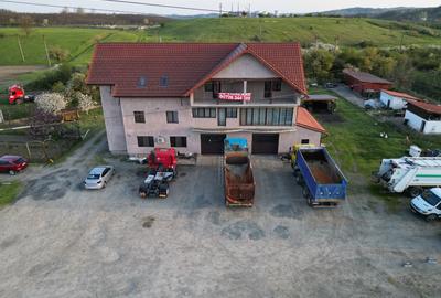 Casă de vanzare- cu spatiu comercial si 7.773  teren - 9