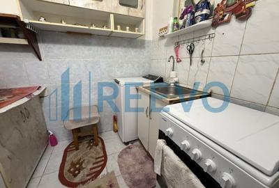 O garsonieră de 22 mp, situată la etajul 4, aflat pe strada Letea. - 12