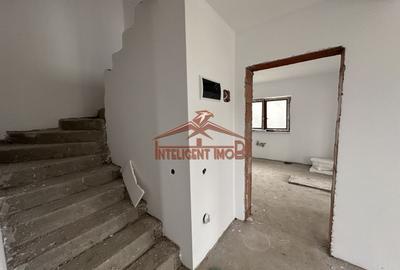 Duplex 4 camere, 150 mp curte libera in Selimbar COMISION 0% - 7