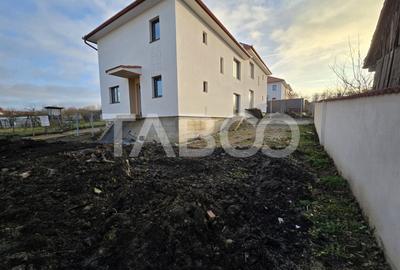 Casa tip duplex de vanzare 120 utili teren 300 mp Sura Mica Sibiu - 1