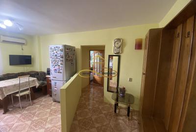 Ap. de vânzare , 2 cam. decomandate, central - 5