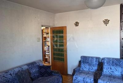 2 camere Unirii decomandat, parcare, an 1993, metrou, 63 mp - 1