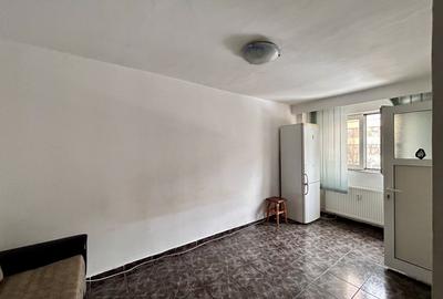 Garsoniera Etaj 1, Democratiei, Ploiesti - 1