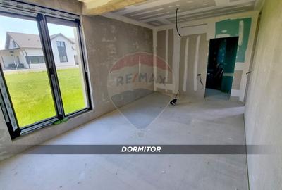 Vă propunem spre vânzare o casă deosebită - 24