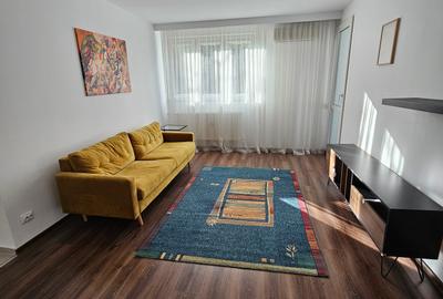 Apartament cu 3 camere semidecomandat, mobilat în Titan