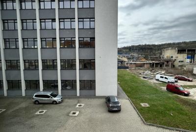 Cladire de vanzare D+P+4 cu 4670mp utili si curte 3650mp la 1280euro/mp - 6