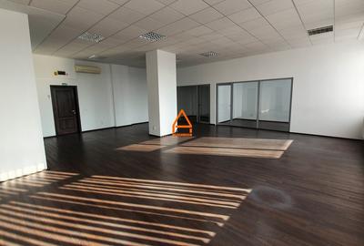 Birou, 235 mp în Podu Roș
